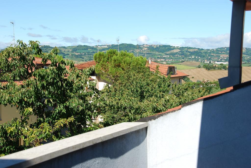 Bianco Nuvola Montecchio (Marche) Quarto foto